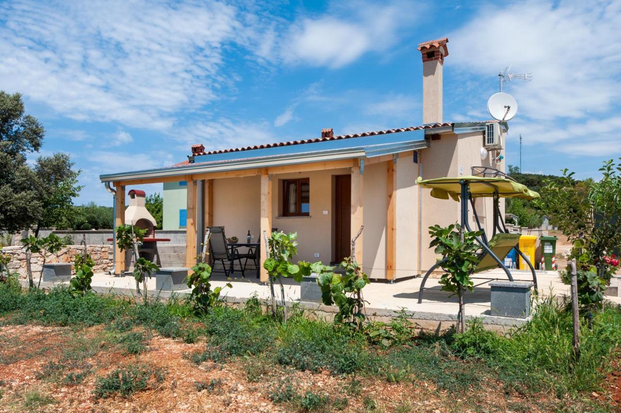 Casetta In Campagna Rovinj Extérieur photo